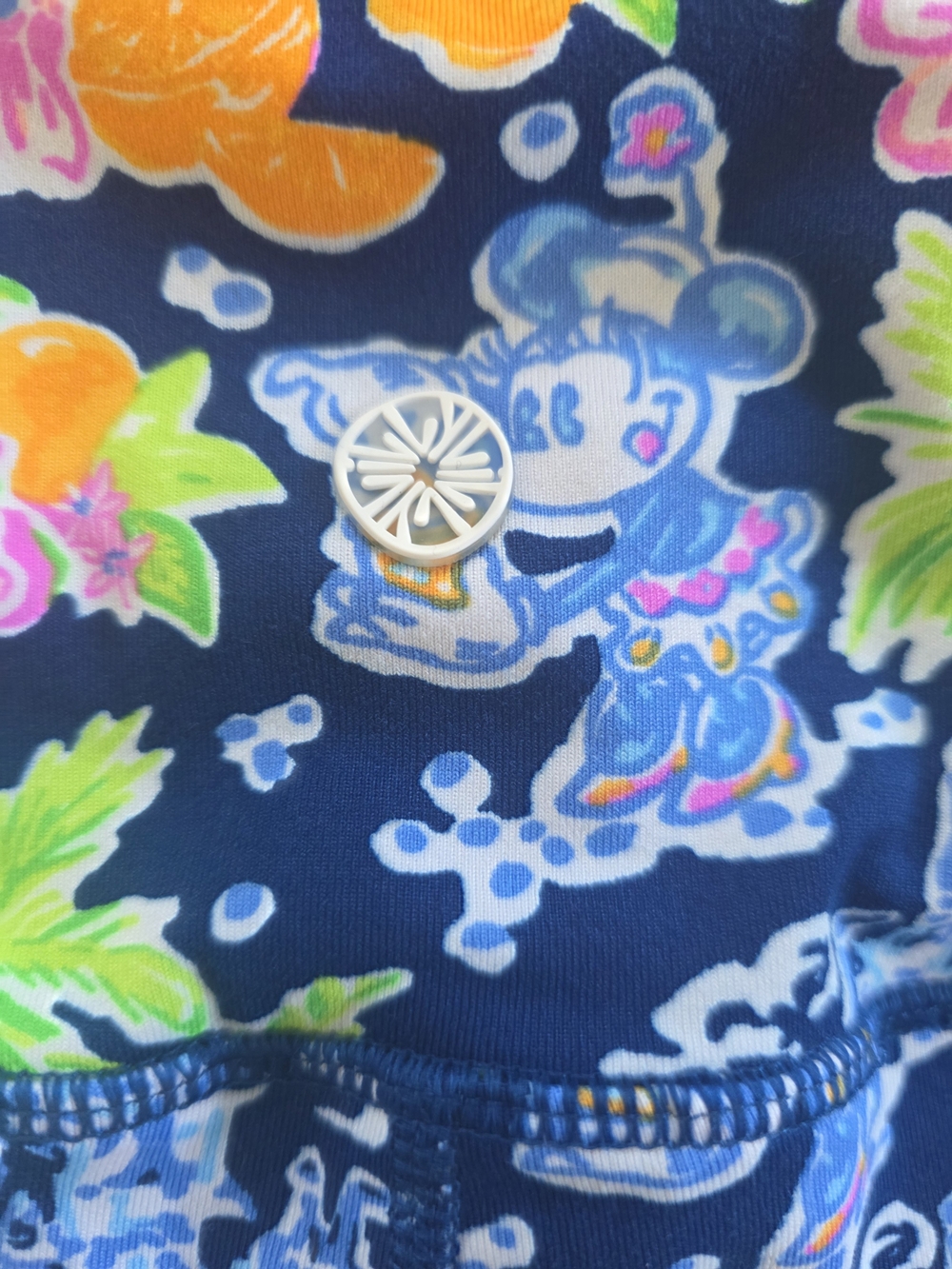 Disney Parks x Lilly Pulitzer "Lilly Loves Mickey" Leggings *Limited Edition* - Picture 10 of 10